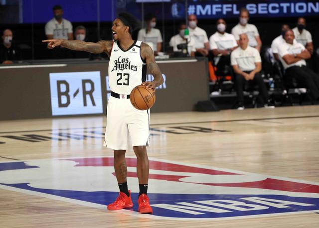 在他的引领 在他的引领